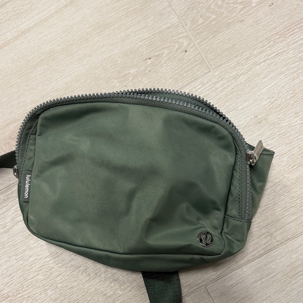 lululemon athletica Forest Green Belt Bag